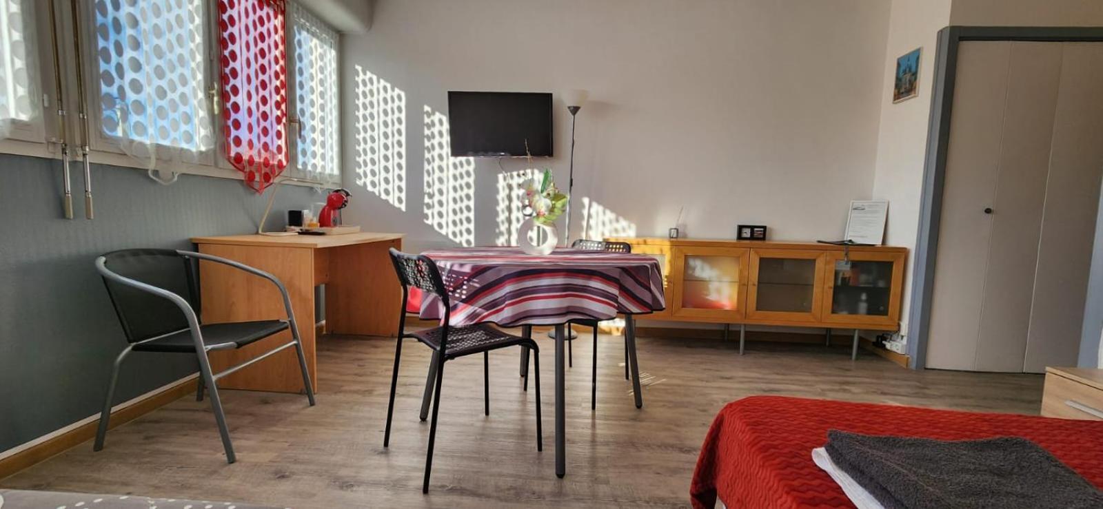 Studio Proche Chu Bordeaux Bagian luar foto